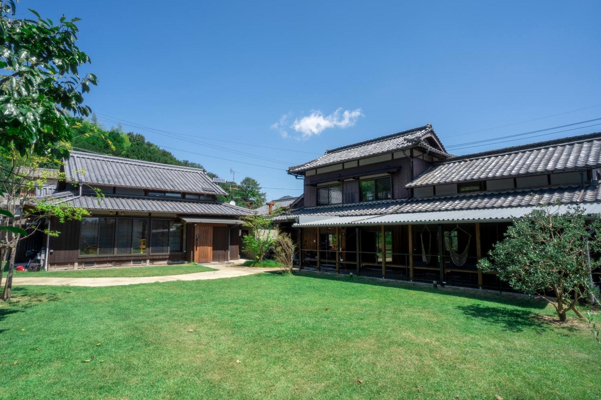 Omishima Space Omoya Imabari Railway Station Exterior foto